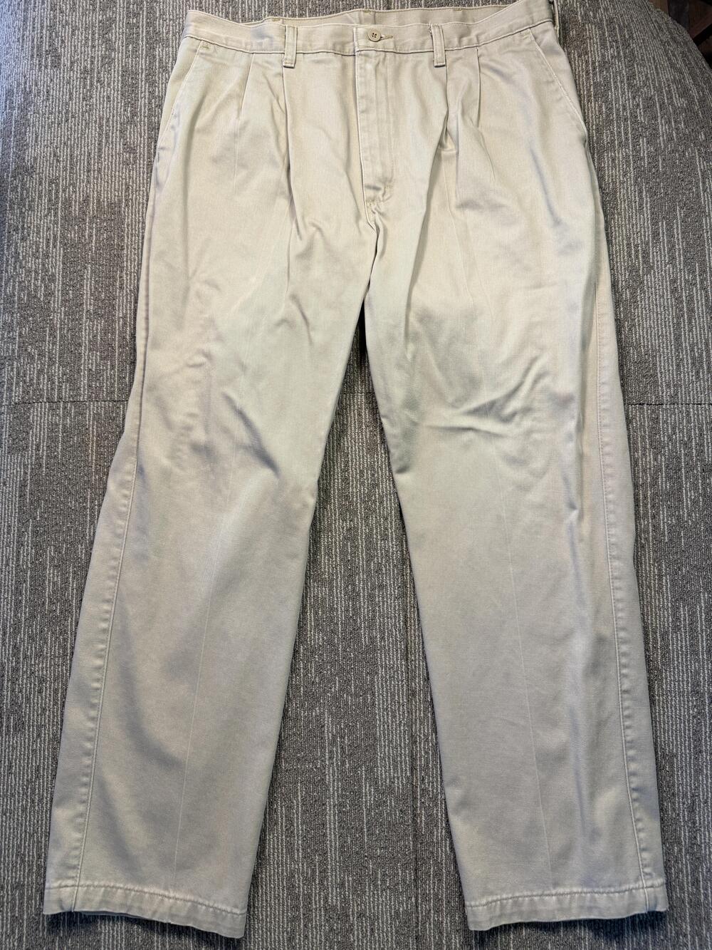Dockers Pants Mens 36x30 Beige Classic Fit Pleated Chino Straight Leg Casual